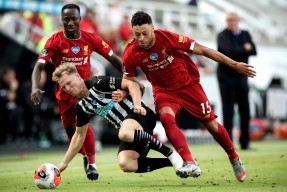 爱游戏体育-阿森纳观众热烈欢呼！，西亚卡姆迎来三赛季出色发挥上演精彩一战(阿拉木图凯拉对奥林匹亚战绩)