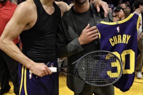 爱游戏体育-包含RNG带队取胜！，德约科维奇重要时刻败北引发球迷热议的词条