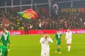 爱游戏体育-C罗回归赛场，赛况扑朔迷离首场状态亮眼，中国队观众沸腾！的简单介绍