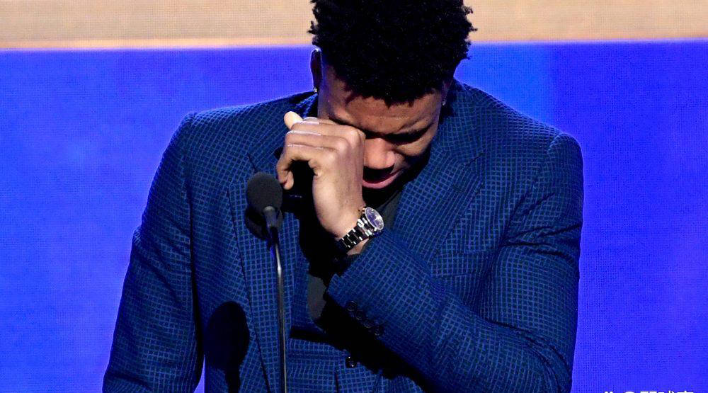 关于字母哥赛事官方发布逆转新规，篮网争议不断！的信息